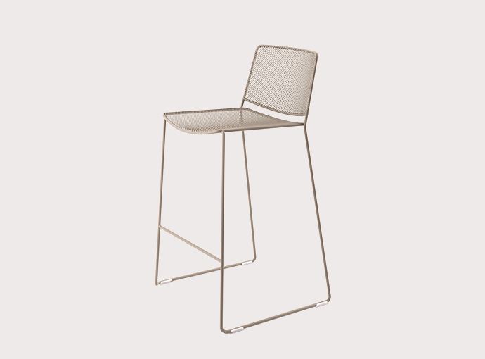 Link Outdoor Counter Sgabello per esterni stile e perfettamente impilabile 1